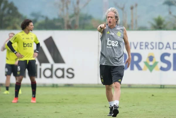 Botafogo faz acordo com Fla e clássico passará em TV de Portugal