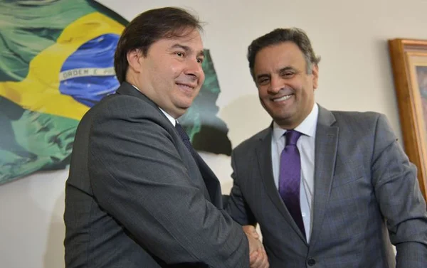 Rodrigo Maia vai a Aécio Neves para apaziguar relação com Doria