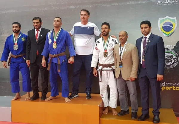 No Grand Slam de jiu-jitsu, Bolsonaro volta a criticar o Mais Médicos