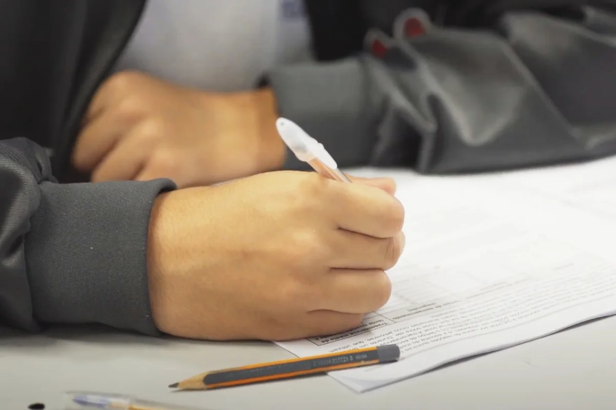 Censo Escolar: reprovação no ensino médio público cai 62% em três anos