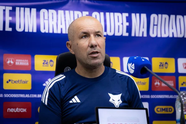 Após empate, técnico do Cruzeiro lamenta erros defensivos: “Fomos mal”