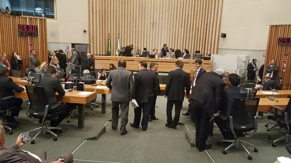 Distritais limpam a pauta e encerram atividades do primeiro semestre