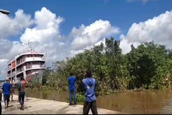Vídeo: ilha marajoara se desprende e navega à deriva no Pará