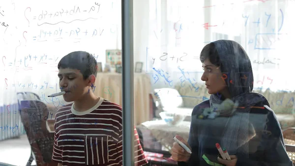 Cannes: Zan O Bacheh, de Saeed Roustaee