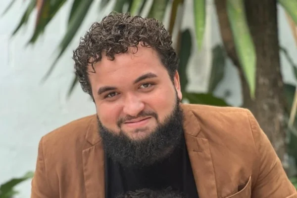 Imagem mostra cantor gospel Keven Costa - Metrópoles