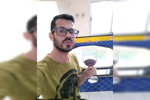 Homem publica vídeos atacando negros, mulheres e nordestinos e é preso - destaque galeria Homem publica vídeos atacando negros, mulheres e nordestinos e é preso - destaque galeria