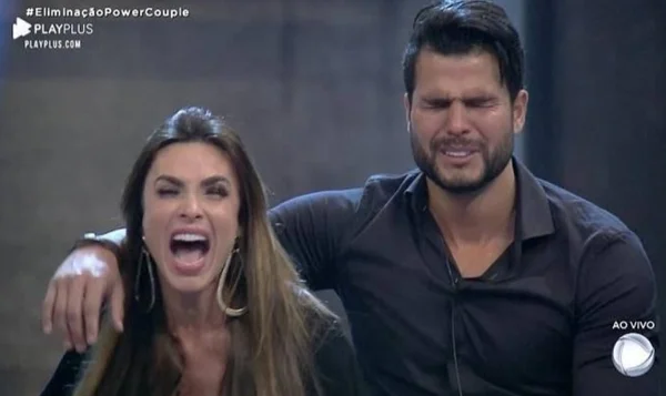 Pivô da separação de Nicole Bahls e Bimbi é atacada na internet