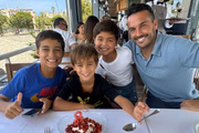Quem é o jogador Pedro Rodríguez, que teve o filho atacado após usar vestido em festa