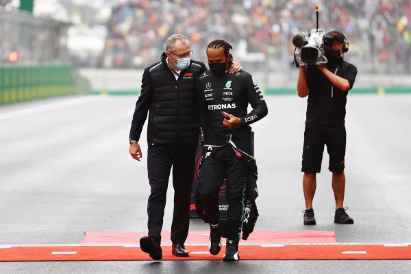 Pistolou? Hamilton desabafa sobre desentendimento com a Mercedes na Turquia
