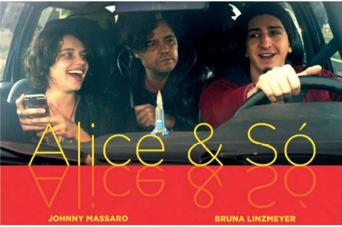 <b>Alice e só. </b> Uma jovem apaixonada por música, Alice, junto com seu melhor amigo Sócrates, parte em busca do sucesso em uma viagem de carro para tocar no maior festival de covers do mundo. Ao longo da viagem, os dois jovens, acompanhados por Tinho, um ex-roqueiro, vivem muitas aventuras e fazem uma descoberta que mudará suas vidas para sempre
<b>Alice e só. </b> Uma jovem apaixonada por música, Alice, junto com seu melhor amigo Sócrates, parte em busca do sucesso em uma viagem de carro para tocar no maior festival de covers do mundo. Ao longo da viagem, os dois jovens, acompanhados por Tinho, um ex-roqueiro, vivem muitas aventuras e fazem uma descoberta que mudará suas vidas para sempre