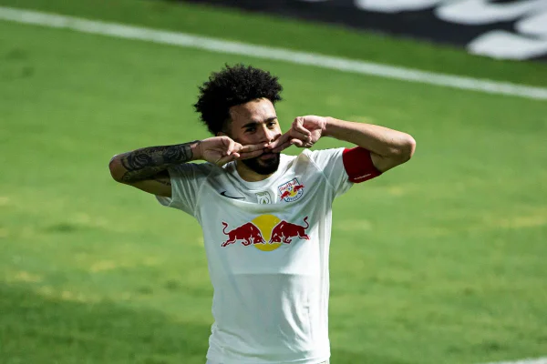 Bragantino vence o Vasco