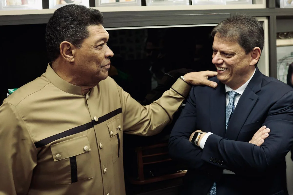 Pastor Valdemiro Santiago e Tarcísio de Freitas na Igreja Mundial do Poder de Deus no feriado de 7 de Setembro Pastor Valdemiro Santiago e Tarcísio de Freitas na Igreja Mundial do Poder de Deus no feriado de 7 de Setembro