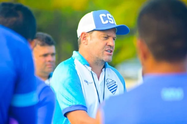 “Só ganhou o Português”: Argel Fucks sobre treinador do Flamengo