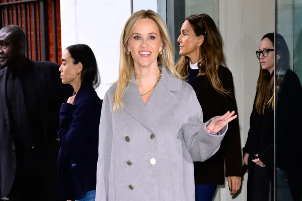 Reese Witherspoon desabafa sobre depressão pós-parto: “Chorava sempre”