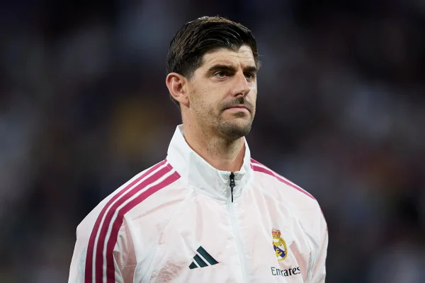 Foto colorida de Thibaut Courtois, do Real Madrid - Metrópoles