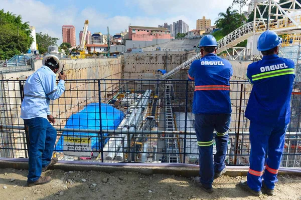 foto colorida do início da Operação do Tatuzão Cora Coralina na Linha 2 - Verde do Metrô - Metrópoles