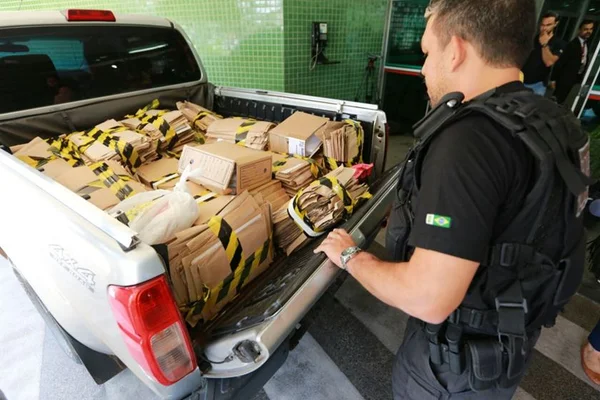 Polícia Civil apreende computadores na Secretaria de Saúde do DF