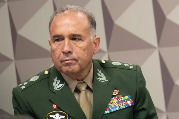 Imagem colorida do general Gustavo Henrique Dutra de Menezes em CMPI do 8/1 - Metrópoles