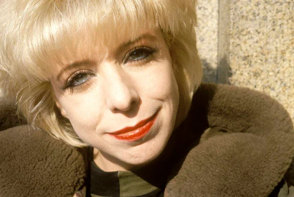 A cantora Julee Cruise, famosa pelo tema de Twin Peaks