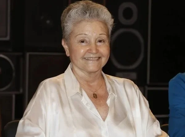 Maria Adelaide Amaral de camisa branca - metrópoles