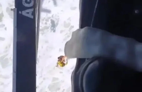 Vídeo mostra resgate cinematográfico de banhistas em praia de SC