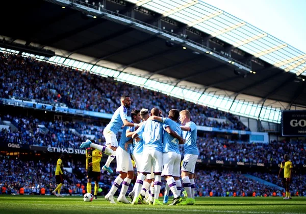 City massacra lanterna por 8 x 0 e volta a vencer na Premier League