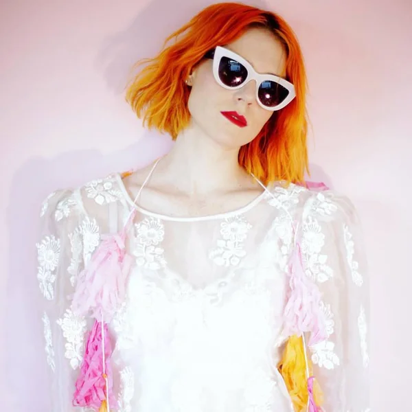 Em desabafo no Facebook, Kate Nash relata ter sofrido abuso sexual