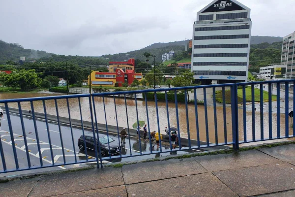 Florianópolis declara situação de emergência devido aos estragos das chuvas