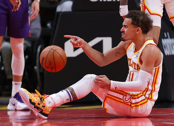 Trae Young faz 43 pontos e Hawks quebram invencibilidade dos Suns