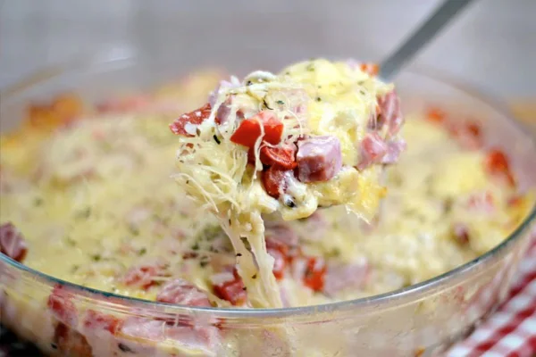 foto colorida Receita de bruschetta de travessa: fácil, gostosa e ideal para dividir