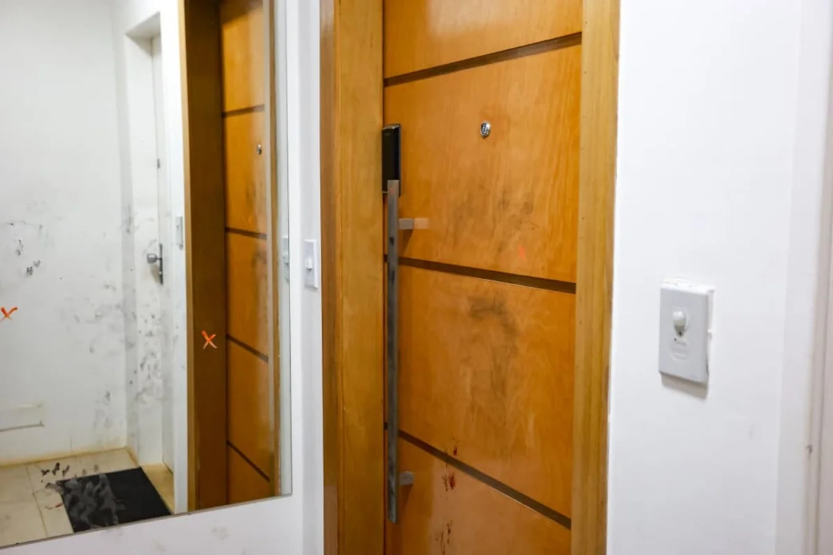Um dos apartamentos invadidos Um dos apartamentos invadidos