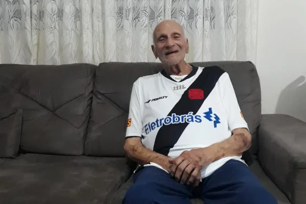 Torcedor centenário verá o Vasco jogar no DF como presente do 100° aniversário
