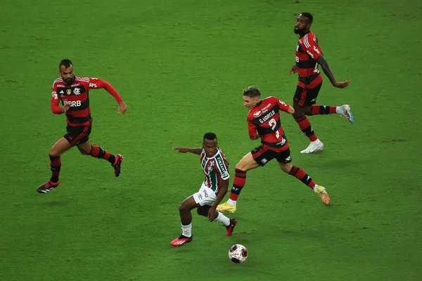 Pesquisa Quaest atualiza quais são as maiores torcidas do Brasil