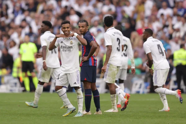 Rodrygo garante vitória do Real Madrid sobre o rival Barcelona