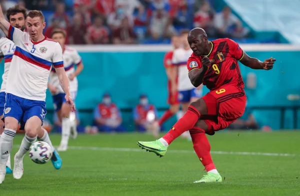 Na estreia da Eurocopa, Bélgica vence fácil Rússia com dois de Lukaku