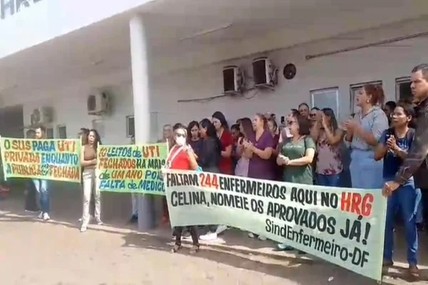 Servidores fazem protesto e pedem reabertura de leitos de UTI do HRG