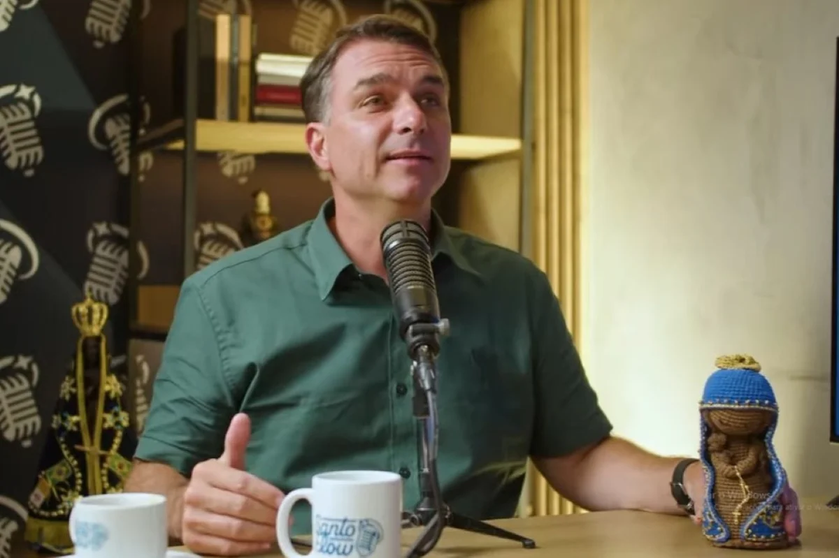 Flávio Bolsonaro no podcast católico Santo Flow Flávio Bolsonaro no podcast católico Santo Flow