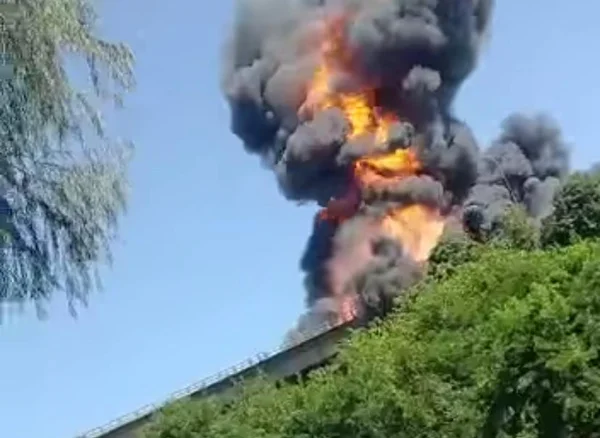 Explosão de caminhão