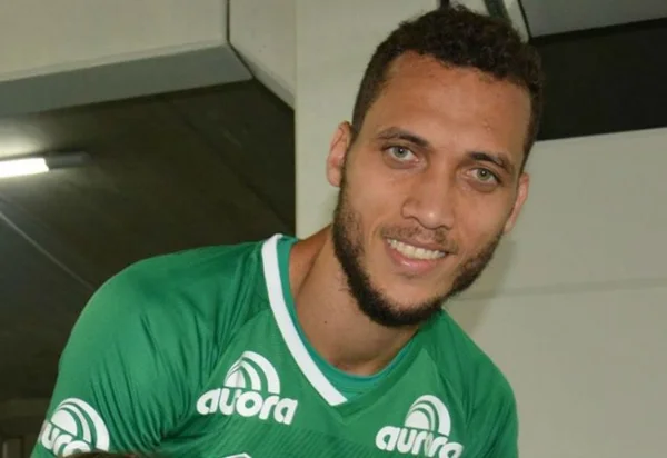 “Ele sonhou que o avião ia cair”, disse mãe do zagueiro Neto