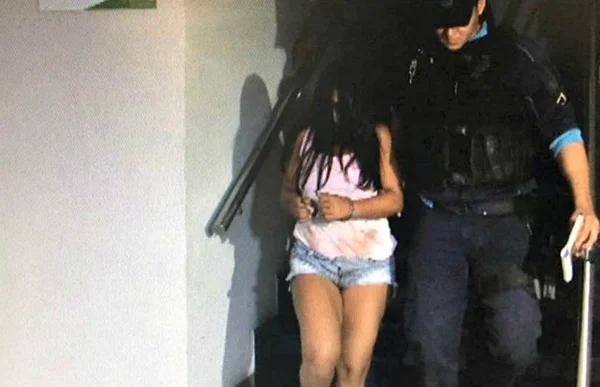 Mãe é presa acusada de matar o filho com tiro na cabeça