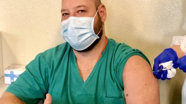 Brasileiros vacinados em Portugal relatam alívio e “inveja” de amigos