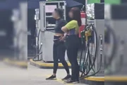 Juíza proíbe posto de obrigar frentistas a usarem cropped e legging Juíza proíbe posto de obrigar frentistas a usarem cropped e legging