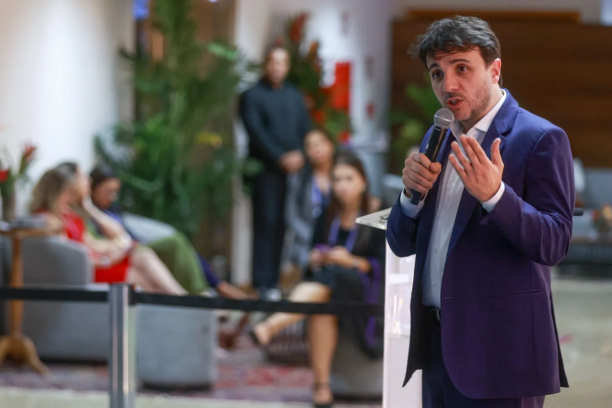 Renan Santos critica interferência estrangeira em obras no Brasil - imagem 4 Renan Santos critica interferência estrangeira em obras no Brasil - imagem 4