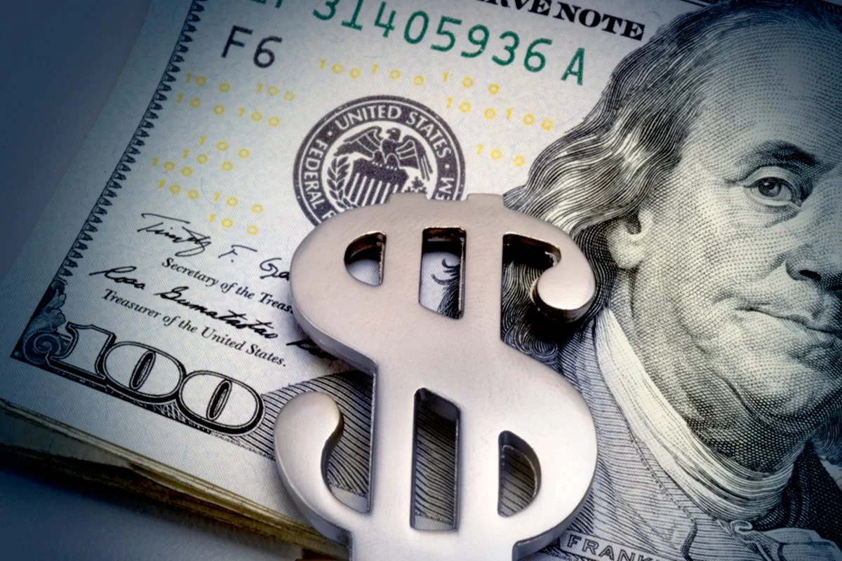 Dólar cai e Bolsa dispara: petróleo em queda traz alívio para mercados
