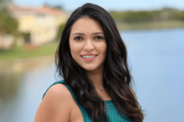Influenciadora Luciane Vaz
