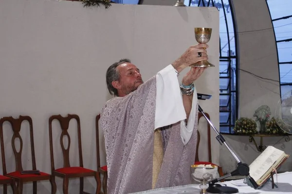 “Levaram o corpo de Cristo”, lamenta padre após quinto furto em igreja