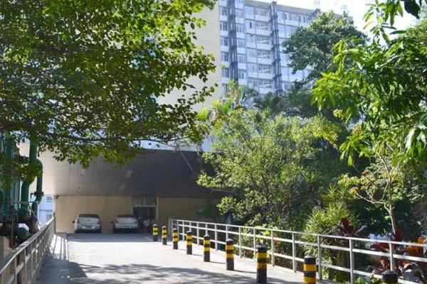 Entrada do Instituto de Assistência Médica ao Servidor Público Estadual de SP (Iamspe)