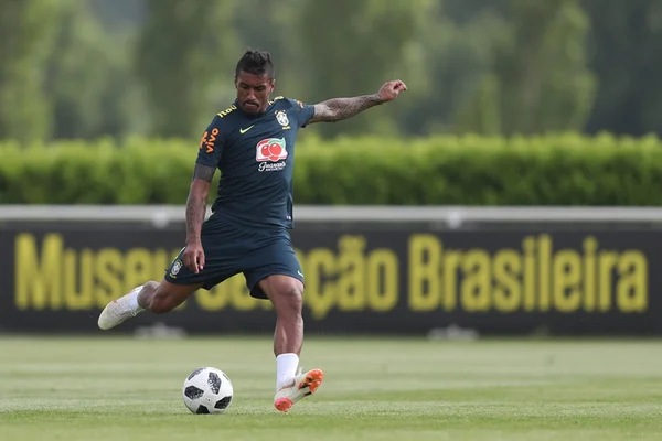Cuidados reforçados com Paulinho em treino final para jogo com Bélgica