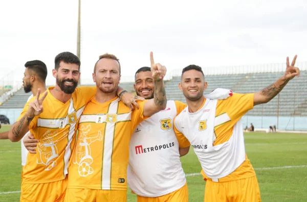 Na Boca do Jacaré, Brasiliense vence o Nova Mutum pelo placar de 3×1