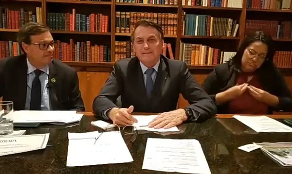 Bolsonaro nega que PL sobre GLO seja para conter manifestações